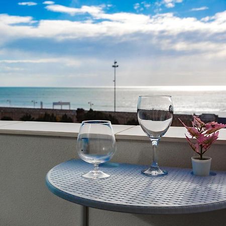Poseidon Beach Apartment & Parking By Cadiz4Rentals Exterior photo