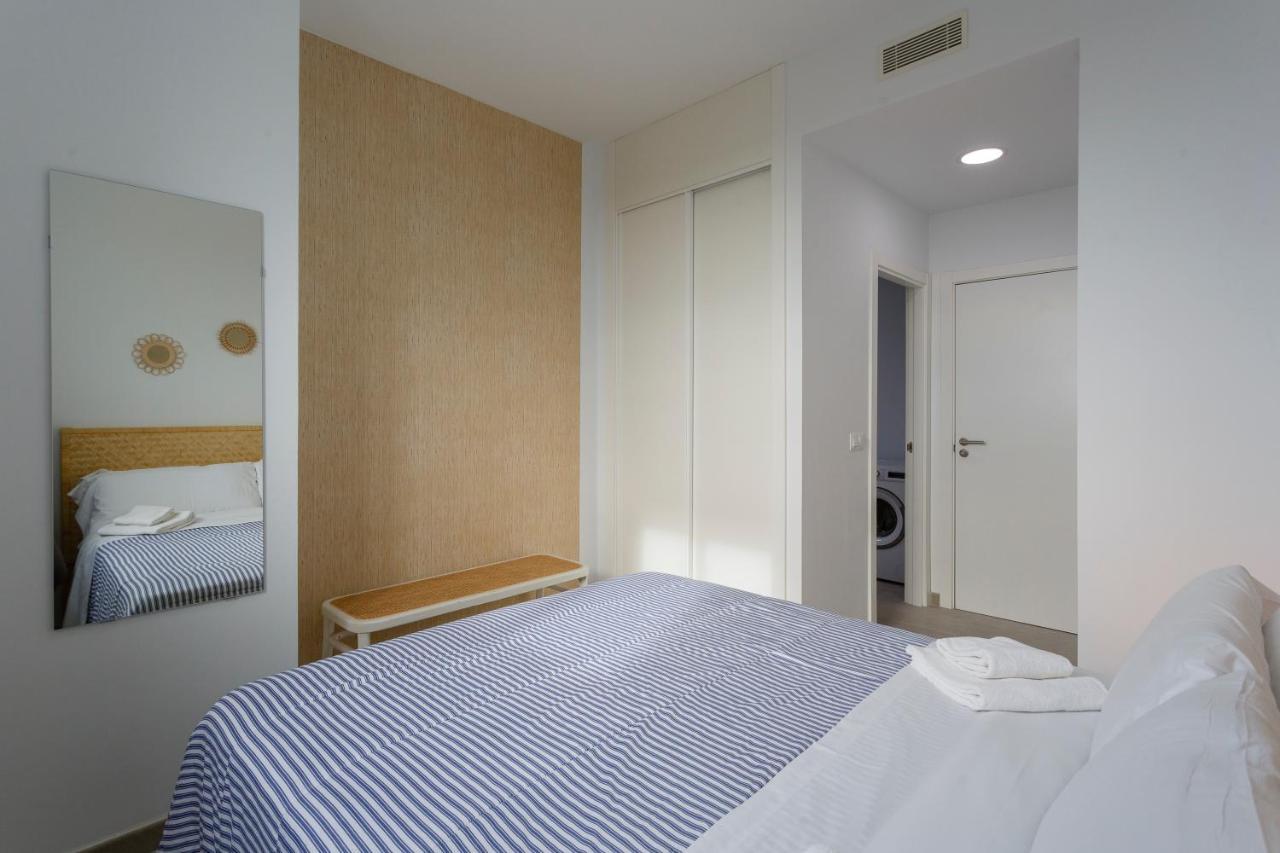 Poseidon Beach Apartment & Parking By Cadiz4Rentals Exterior photo